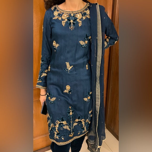 Brand new Indian Pakistan 3 piece pure silk and velvet party and wedding wear - Picture 1 of 4